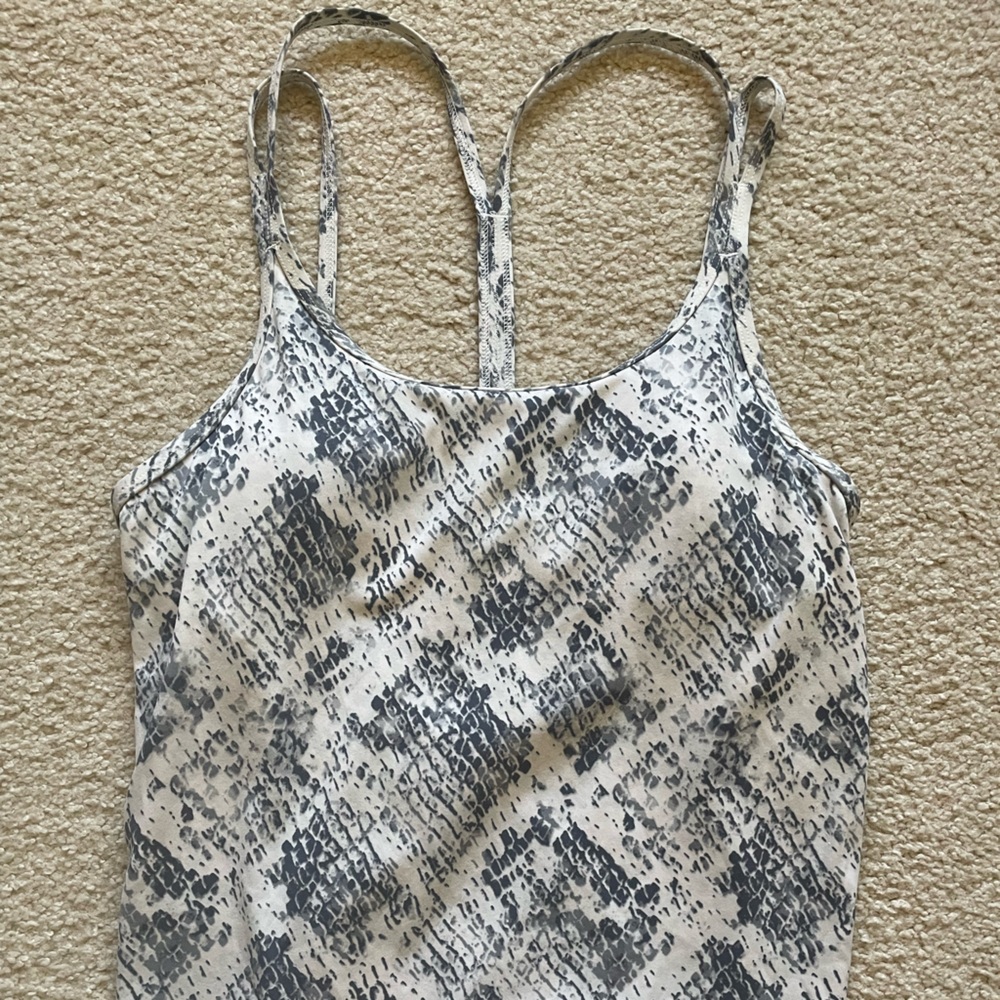 Women’s PINK Victoria’s Secret straps camisole Medium built in bra Dri fit